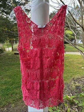 Solitaire Coral Pink Crochet Lace Tank Top